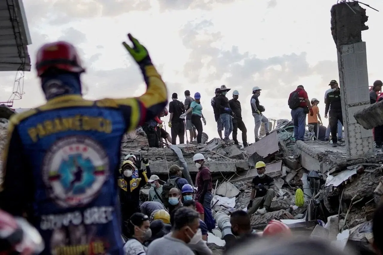 Terremoto de 7,4 en Colombia: ya son 169 los muertos y continúan las tareas de rescate