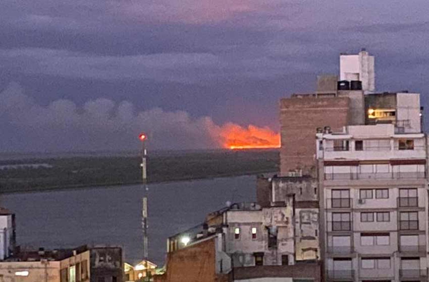 Estévez sobre el fuego en las islas: «Estamos asistiendo a una catástrofe ambiental y no exagero»