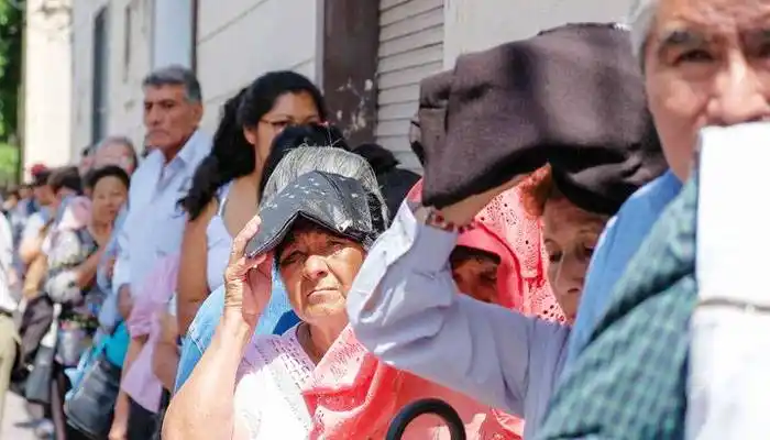 Hoy abren los bancos, ¿quiénes pueden ir y  cómo van a funcionar?