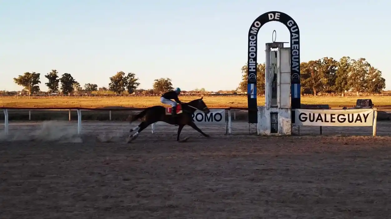Gran jornada hípica en Gualeguay: 13 carreras y un hipódromo colmado