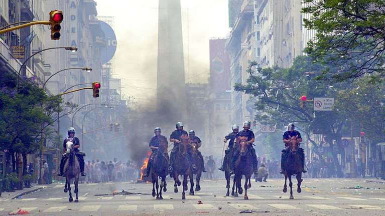 Alberto Fernández encabeza homenaje a las víctimas de la represión de diciembre de 2001
