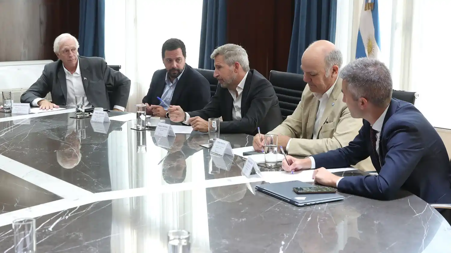 Reunión del Gobernador con el sector avívola