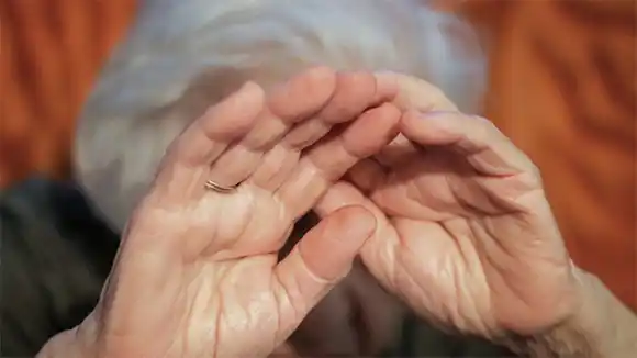 Hijo golpeó a su mamá porque ella no le firmó una herencia