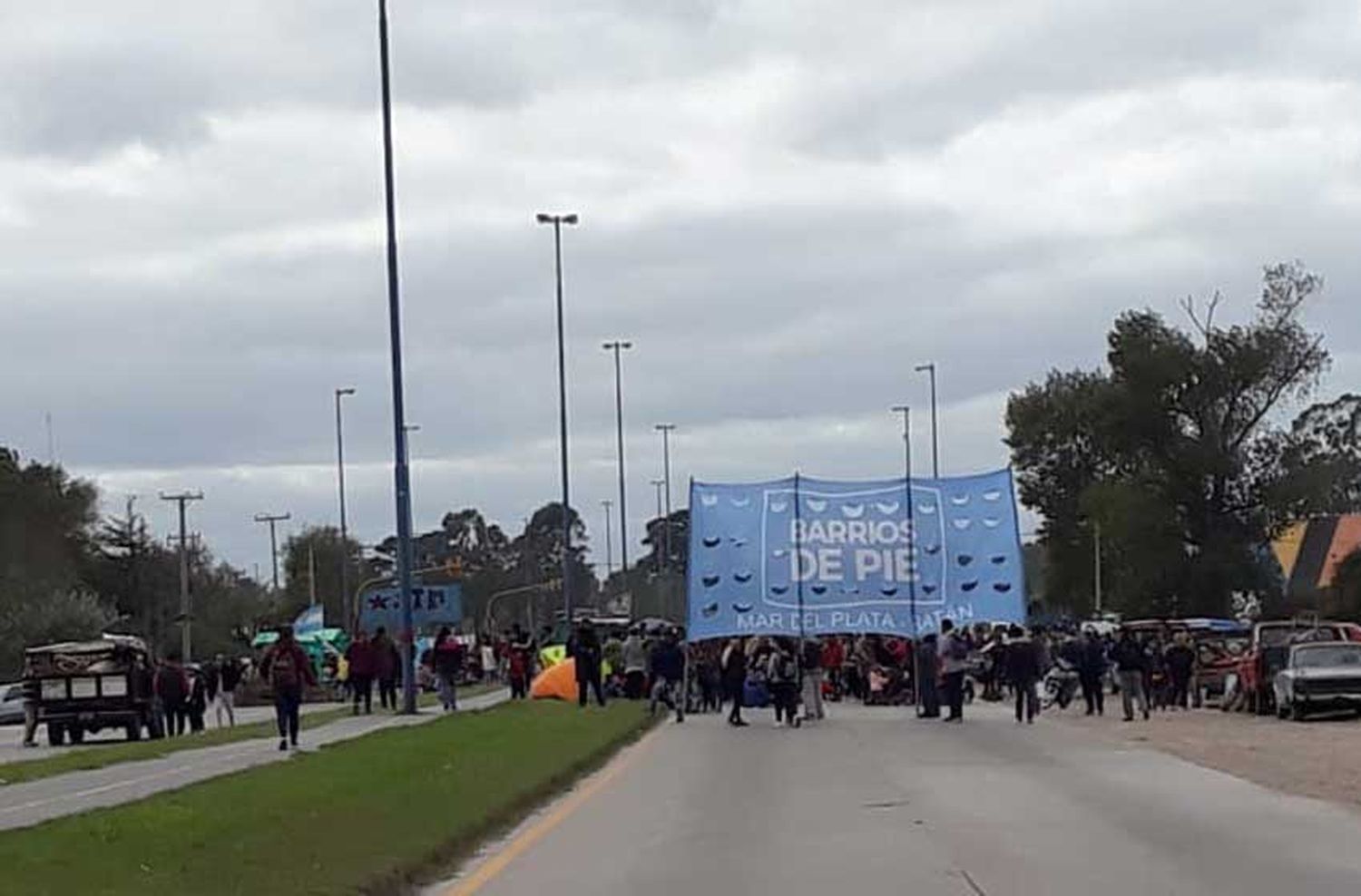 Organizaciones realizan un corte total de la ruta 88