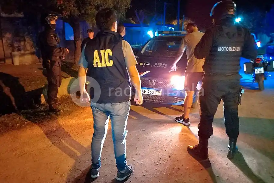 Robaron dinero, una notebook, un parlante en Las Tunas y los detuvieron en Esperanza