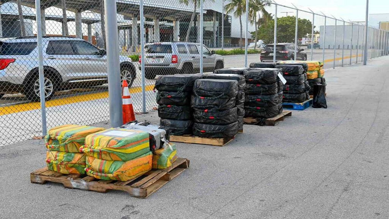 GUARDIA COSTERA de EE. UU. incauta cargamento de droga valorado en $ 63 millones frente a las costas de Puerto Cabello