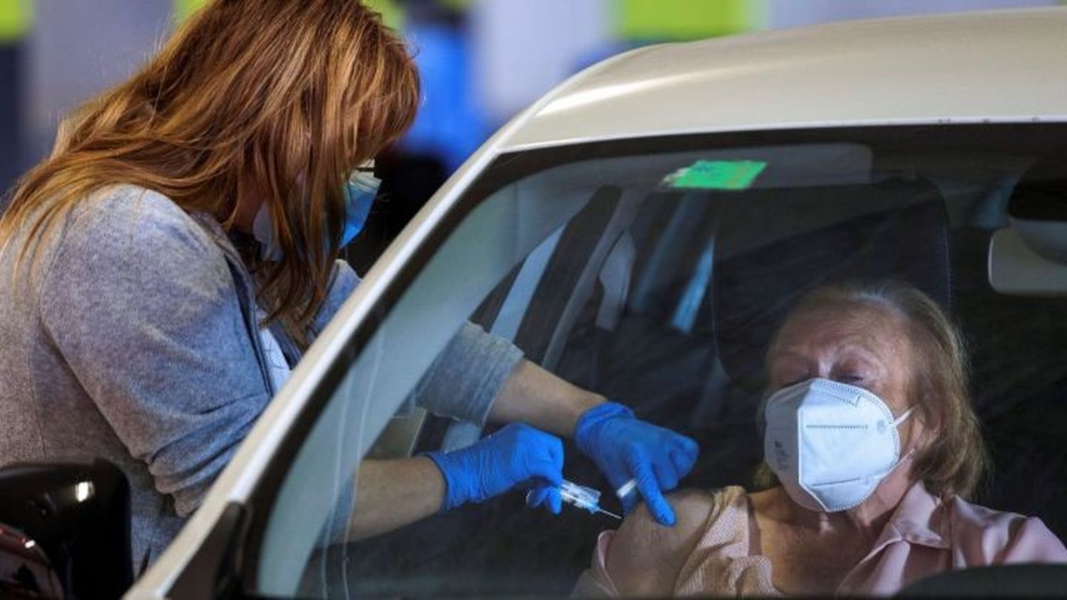 Contagios, restricciones y escasez de vacunas marcan la agenda global del coronavirus