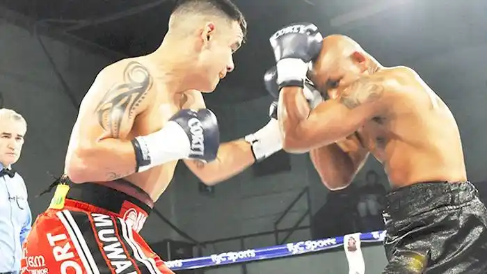 Gustavo �SPerrito⬝ Vittori sube al ring de Alcalá