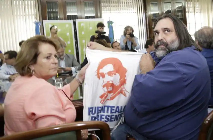 Docentes pedirán un aumento del 25% y cláusula gatillo