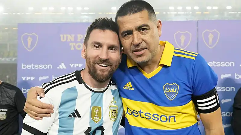 messi y riquelme - 2