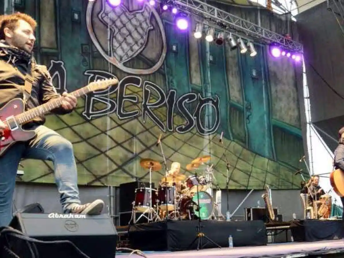 Ovacionan, en recital de La Beriso, a los padres de una niña que donó sus órganos 