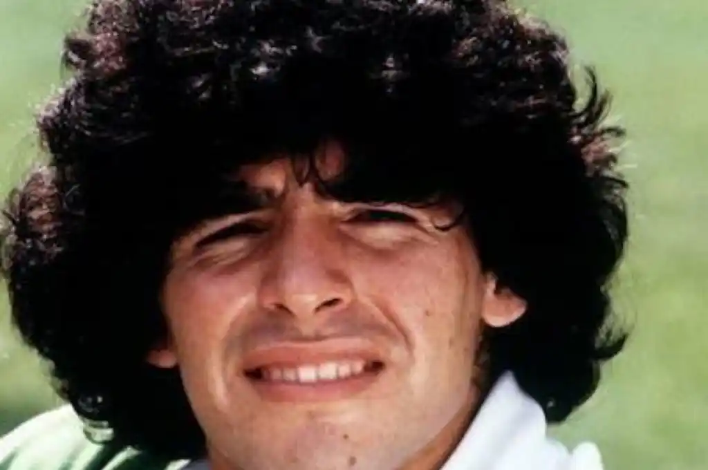 A Maradona le crece el pelo en un mural y la historia detrás es increíble
