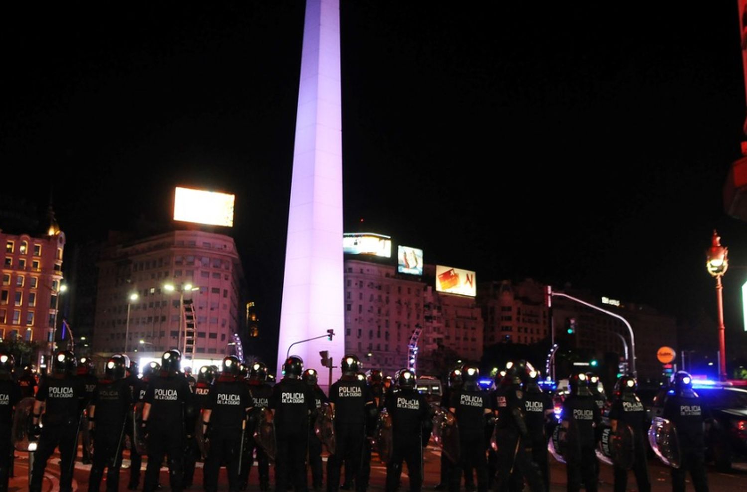 Los festejos de River en el Obelisco terminaron con incidentes