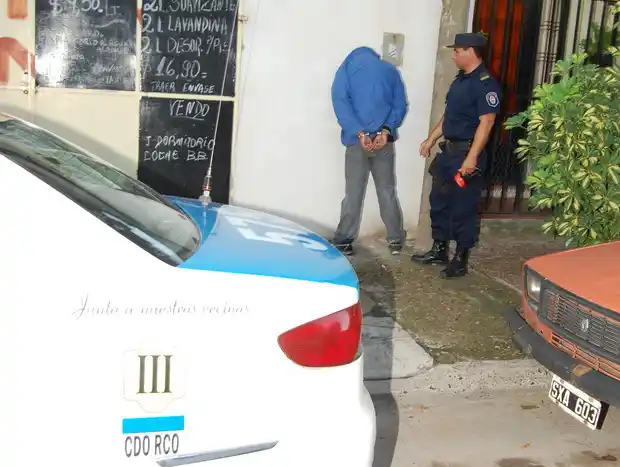 Dos detenidos por dos robos