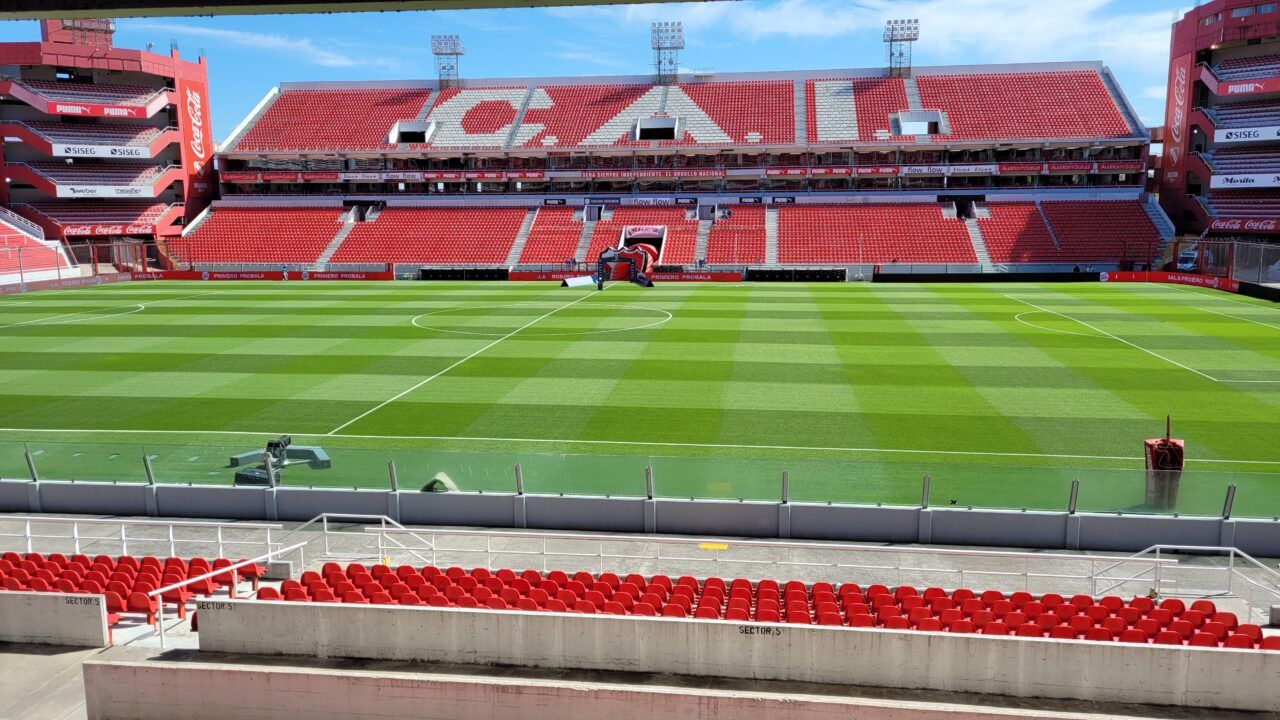 El Estadio Libertadores de América - Enrique Ricardo Bochini espera por los chicos de Gualeguaychú.