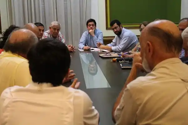 Ruidos molestos: un grupo de vecinos fue recibido por funcionarios 