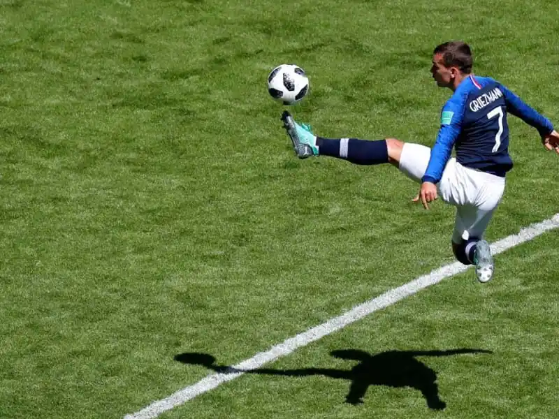 Francia debutó con un triunfo ante Australia