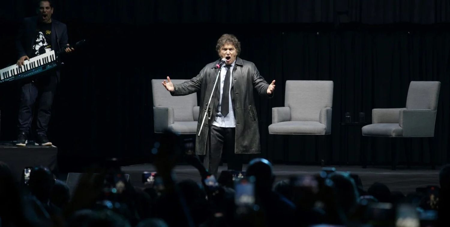 El presidente Javier Milei realiza su acto en el Luna Park. Crédito: NA