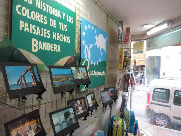 Hasta el lunes exhiben las vidrieras de “Gualeguaychú se viste de bandera”