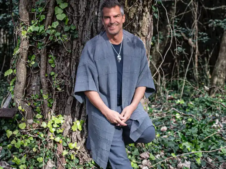 Patricio Giménez se transforma en Augusto: un libro, una búsqueda espiritual y un nuevo comienzo