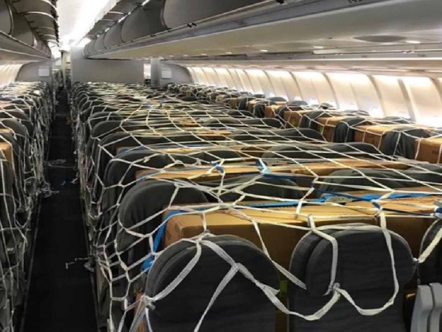 Regresa el vuelo de Aerolíneas desde China con 11 toneladas de insumos sanitarios