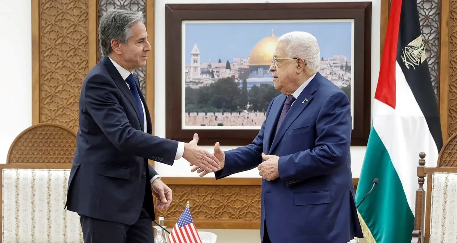 Antony Blinken y Mahmoud Abbas se reunieron este domingo. Foto: Reuters.