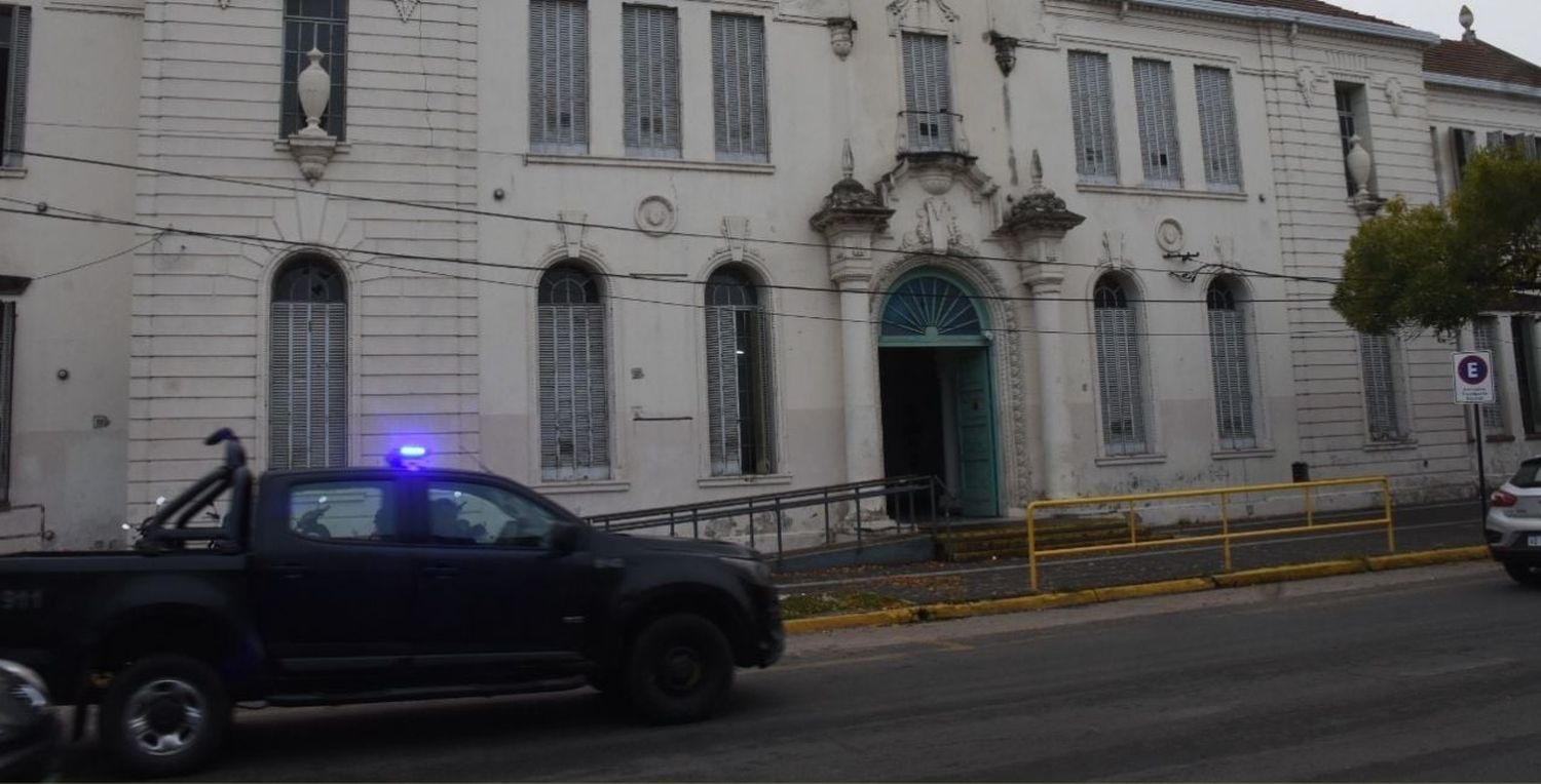 Tras una amenaza, disponen una custodia policial en la escuela Alte Brown de Santa Fe