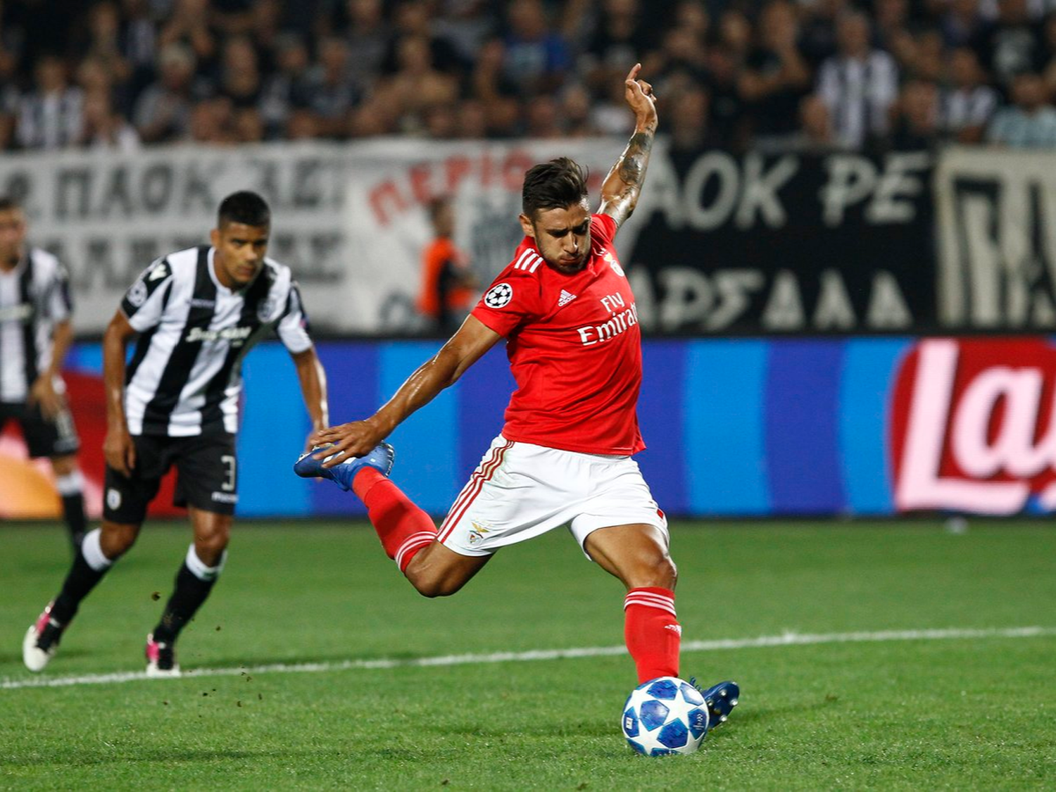 Con doblete de Salvio, Benfica se clasificó a la fase de grupos