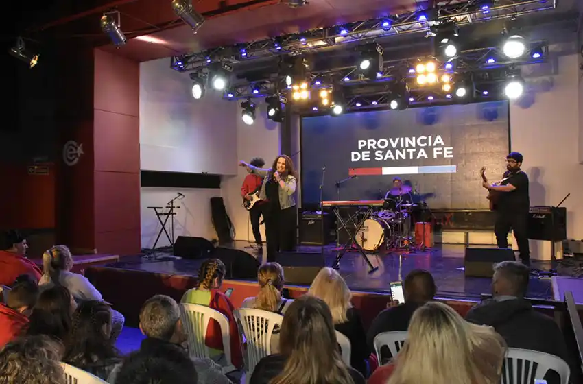 Productos regionales, música y cultura santafesina cerraron el lunes de Espacio Clarín