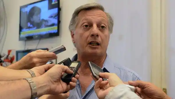 Aranguren aseguró que la nafta no subirá más este año