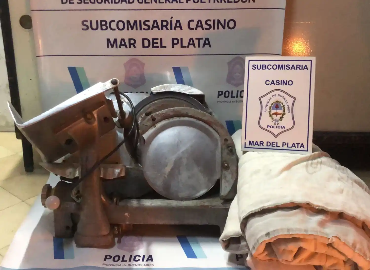 La cortadora robada del puesto playero.