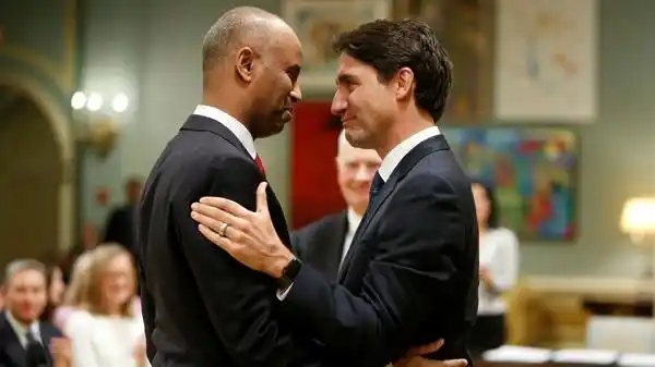 Canadá: Un somalí refugiado es el nuevo ministro de Inmigración