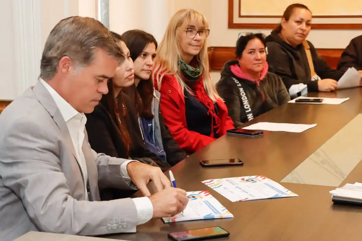 Entregaron las órdenes de compras del Presupuesto Participativo