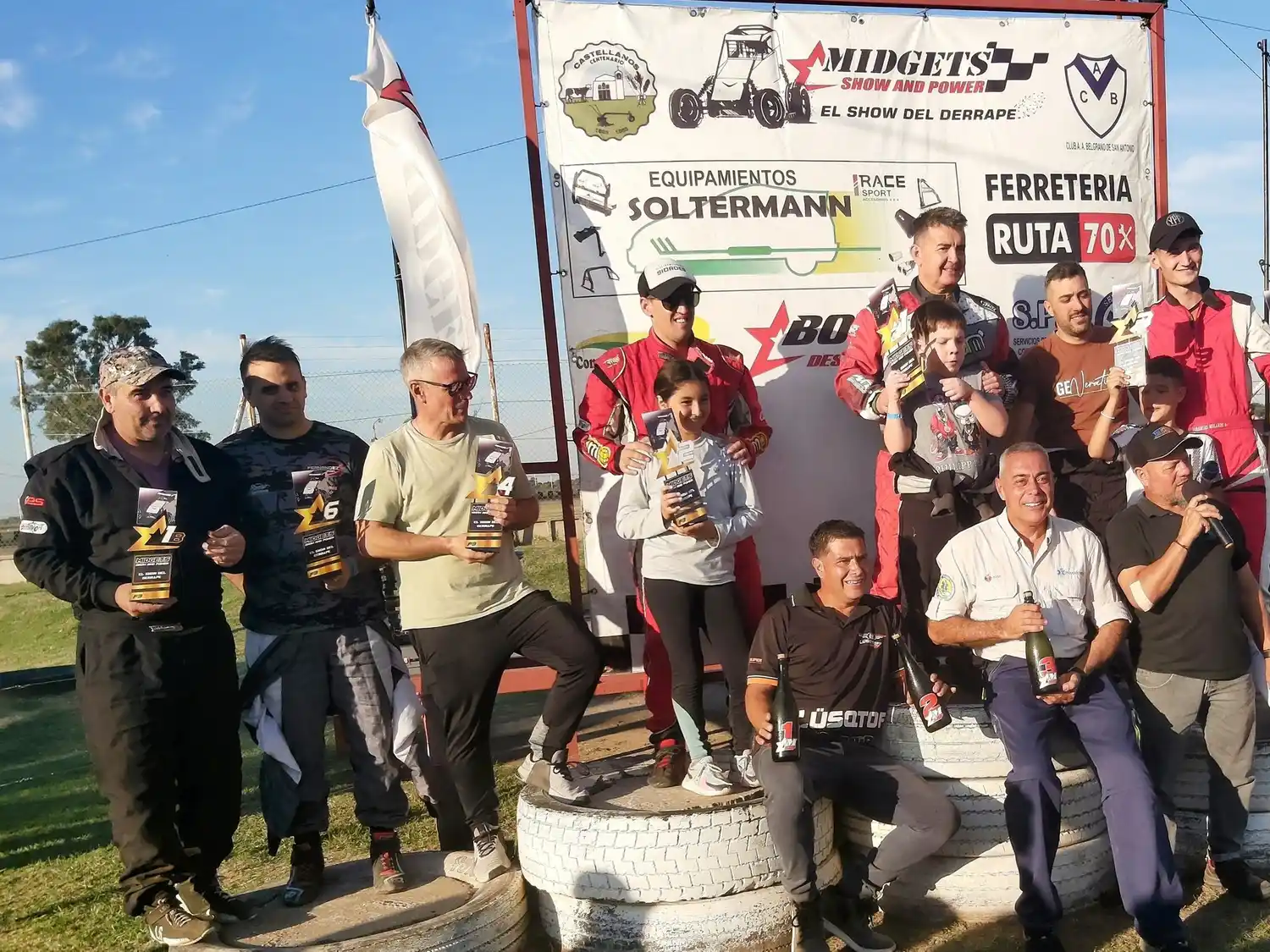 Podio de la final del Midgets Show and Power.Foto:Facebook:MSP