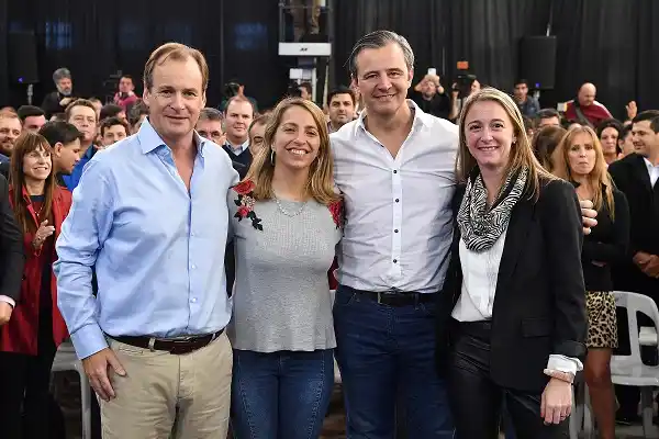 Bordet lanzó la campaña del Frente Creer con un encuentro en Paraná