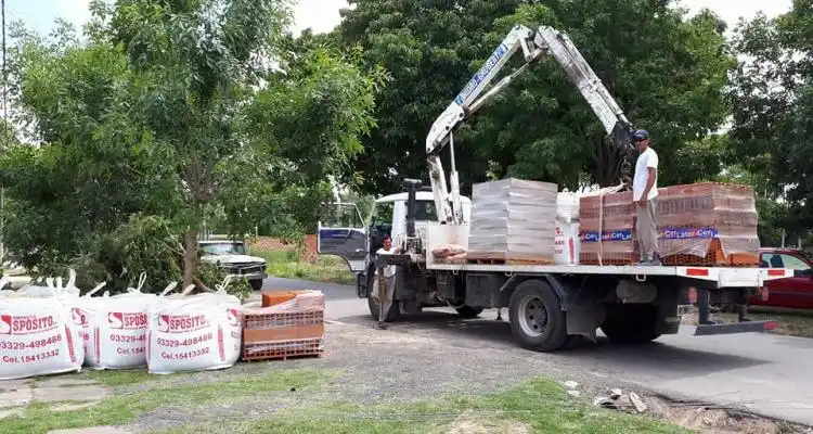 Voluntarios comenzaron a construir ampliaciones en el Merendero Benefactora