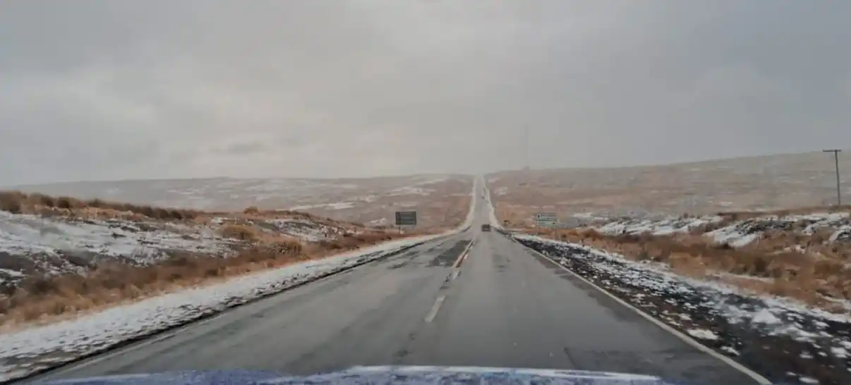 La nieve llegó esta tarde a las Altas Cumbres