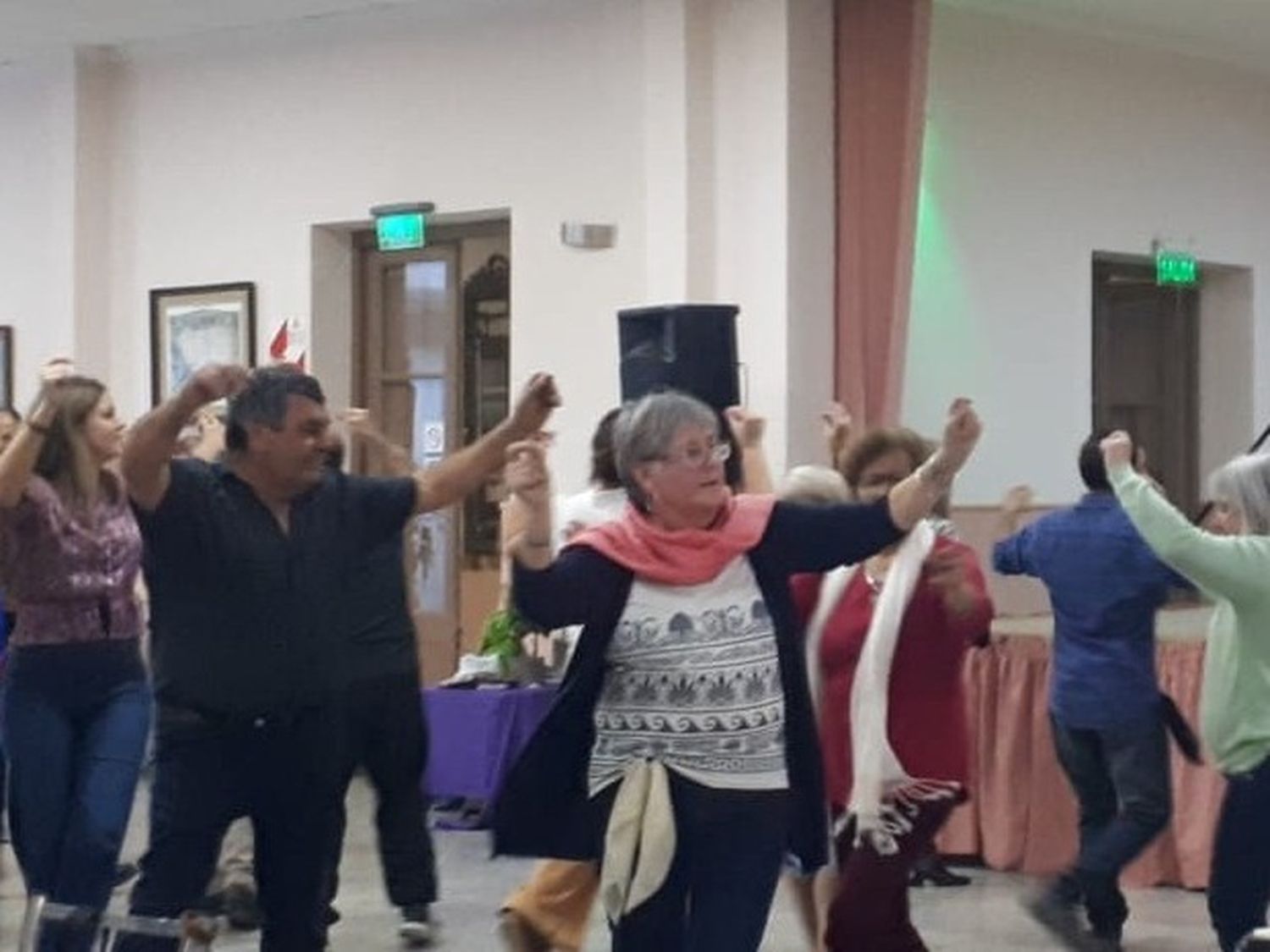Todos a bailar tarantela: la Sociedad Italiana invita a sumarse a sus clases de folklore y danzas típicas