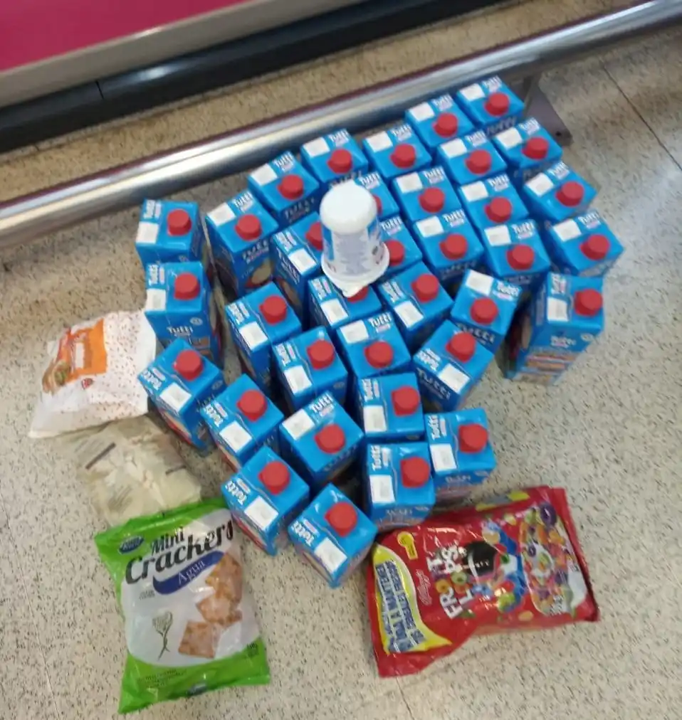 Alimentos vencidos en un supermercado