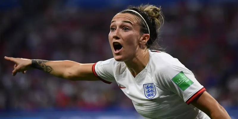 La inglesa Lucy Bronze gana premio FIFA a la mejor jugadora