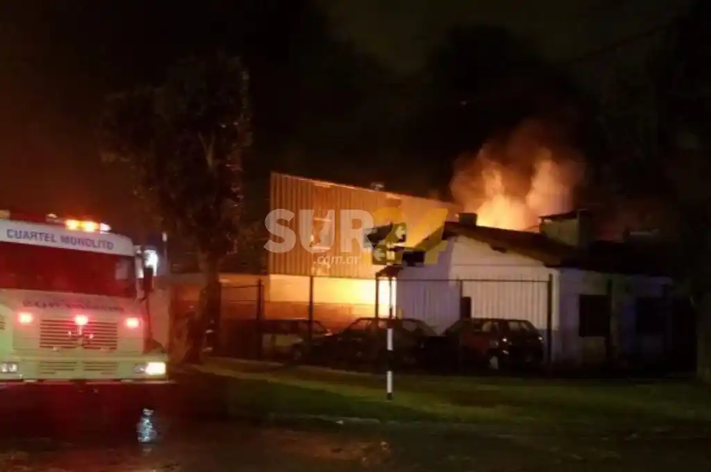 Apagaron mal el fuego de un asado y perdieron la casa, el auto y el negocio