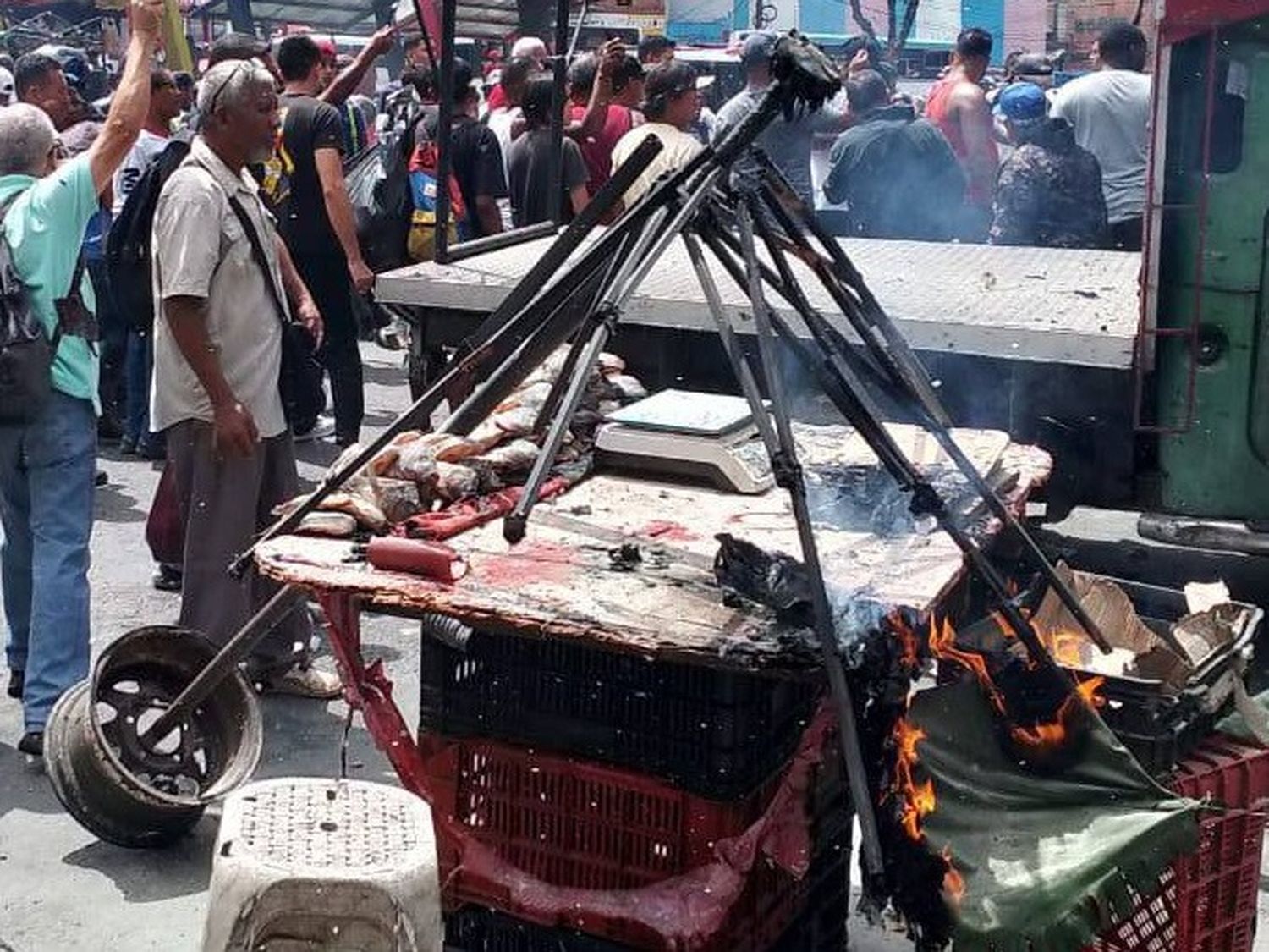 Explosión de BOMBONA de GAS ocasiona lesiones a 20 personas en CATIA