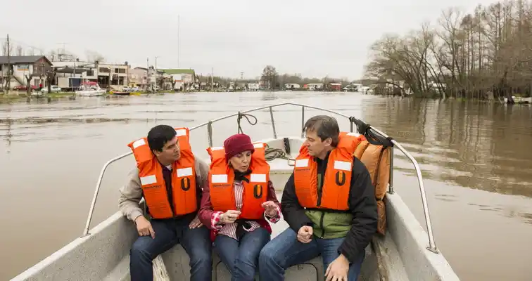 Adán Bahl recorrió las zonas afectadas por la sudestada en Villa Paranacito