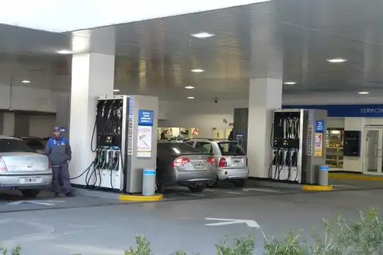 Ya rige el aumento del 5% para el precio de los combustibles