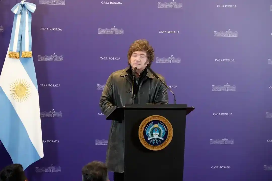 Milei reunió a legisladores de La Libertad Avanza y anunció una propuesta para modificar la Carta Orgánica del BCRA
