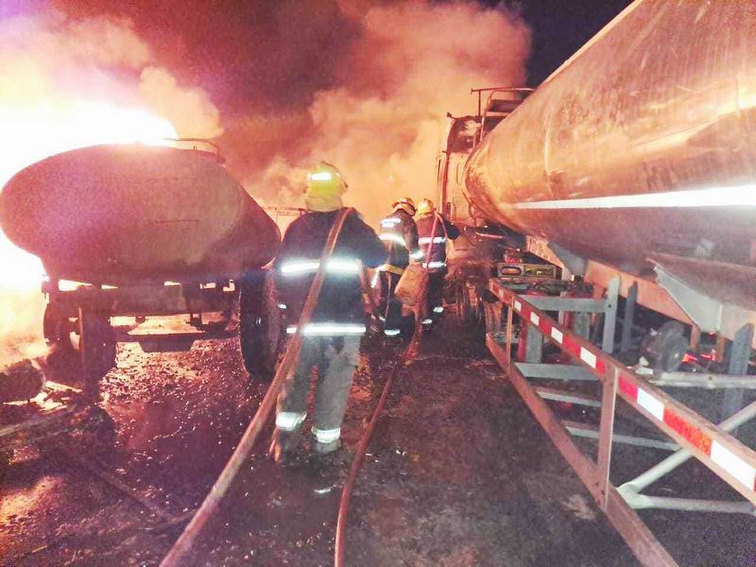 Incendio y explosión en el predio de una estación 
de servicios dejó una persona con lesiones graves