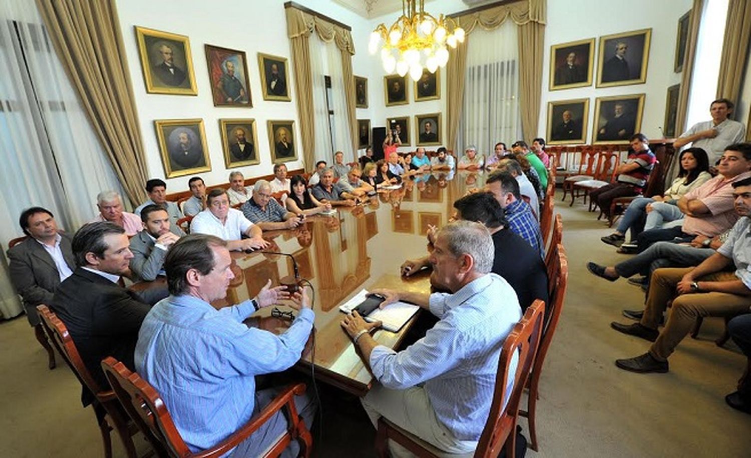 Bordet recibió a representantes de 36 gremios
