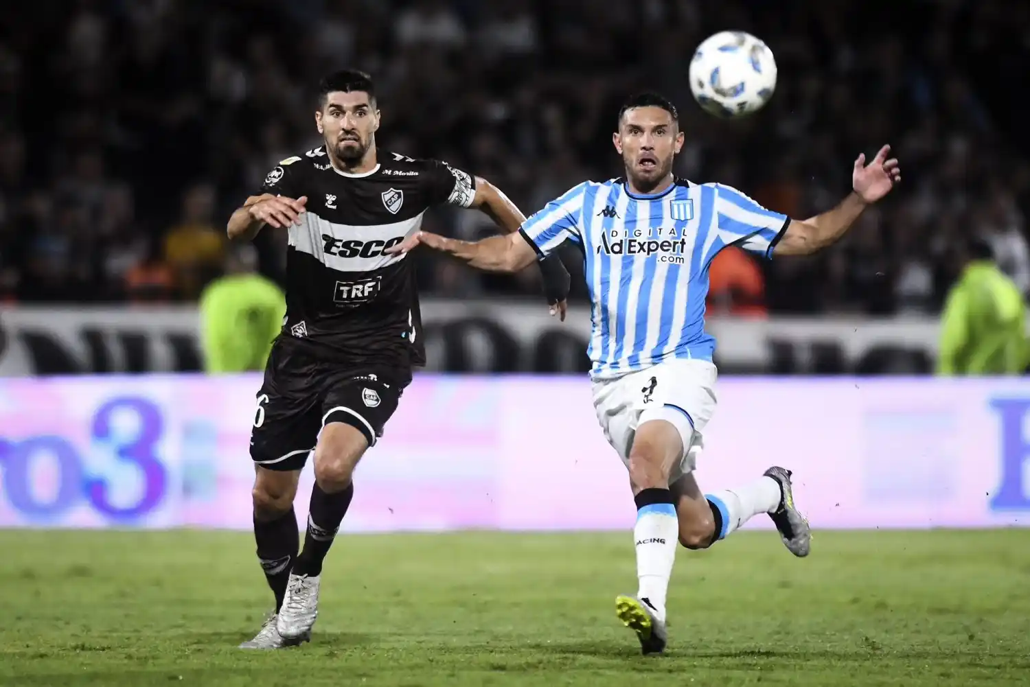 Racing recibe a Sarmiento de Junín