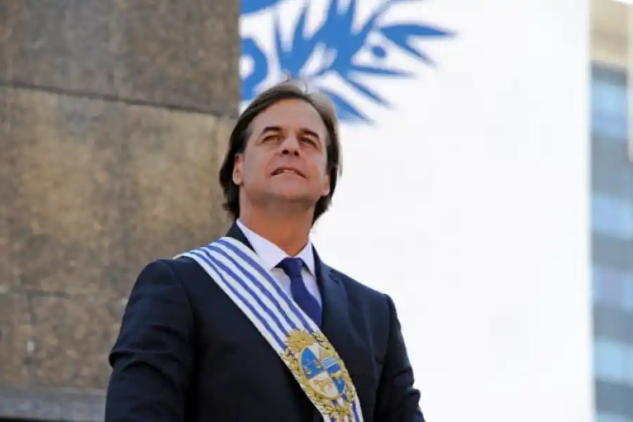 Casi la mitad de la población aprueba la gestión del presidente Luis Lacalle Pou