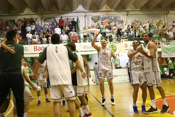 Racing sacó su chapa y clasificó a semifinales